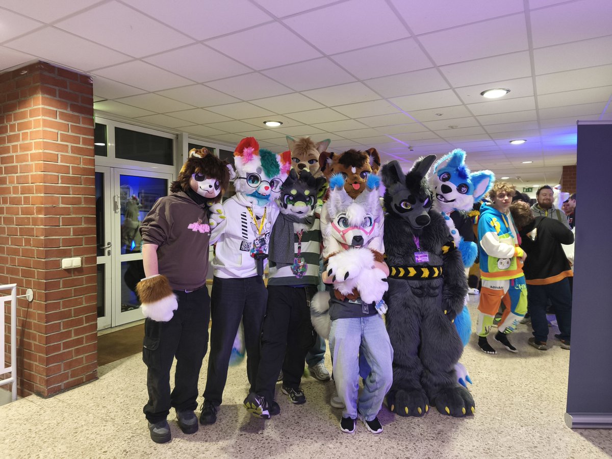 Browni_vrc's tweet photo. Furry fursuit stuff
#furry #fursuit #gay #gayfurry #furrymeet https://t.co/zcw3IsdVnR