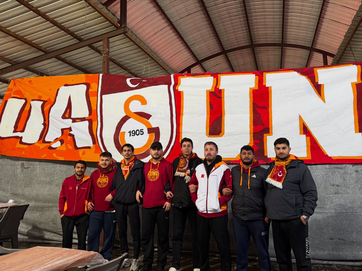 uAUNINigde_'s tweet photo. İYİ GECELER GALATASARAY AİLESİ:)

#ultrAslanUNI #uAUNINİĞDE https://t.co/v4KxPORJKL