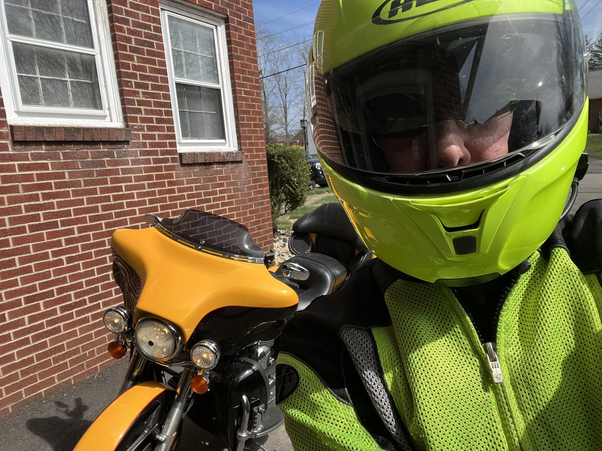 kmeader's tweet photo. Today, I took advantage of the 72° weather and went on a quick ride.  #motorcycle #harleydavidson #westvirginia https://t.co/PSYRq2HjoG