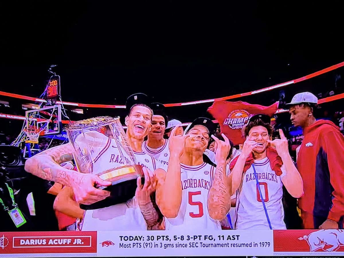 SJ_WPS's tweet photo. So damn proud of this team!!! #gohogs #acuff #POY #SECchamps #coachcal #woopig https://t.co/3oCnPN7zOL