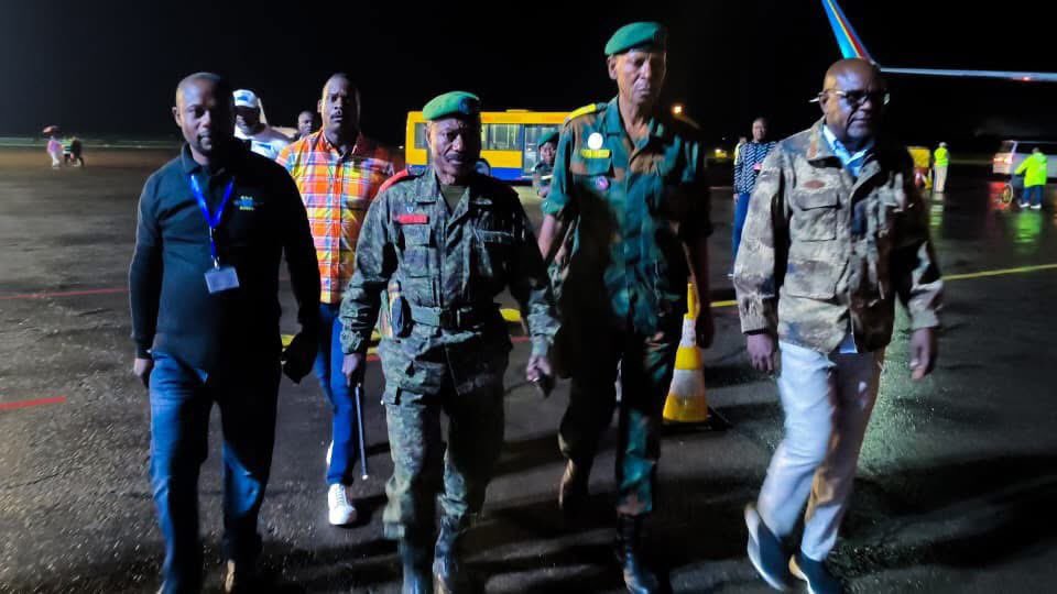 Glori33150Zola's tweet photo. 🔥🇨🇩 Le Général #Eddy #Kapend est rentré à Lubumbashi ce dimanche. https://t.co/vY0Ort3x0B