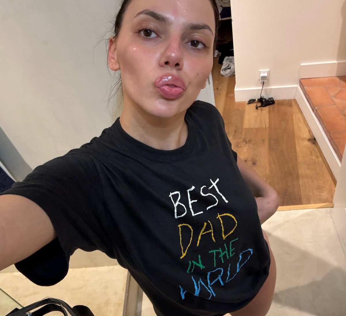 Goonerforcelebz's tweet photo. Se acuerdan cuando Dafne Keen era una actriz con futuro y no solo otra zorrita bimbo con ganas de verga? porque yo no https://t.co/w8it6P69p4