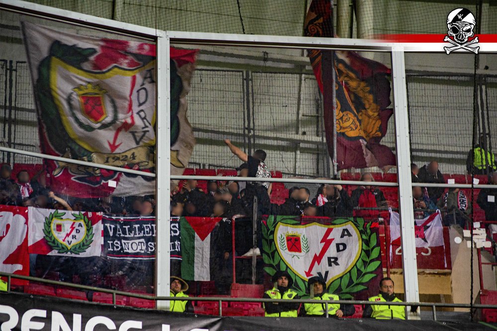 Antifa_Ultras tweet media