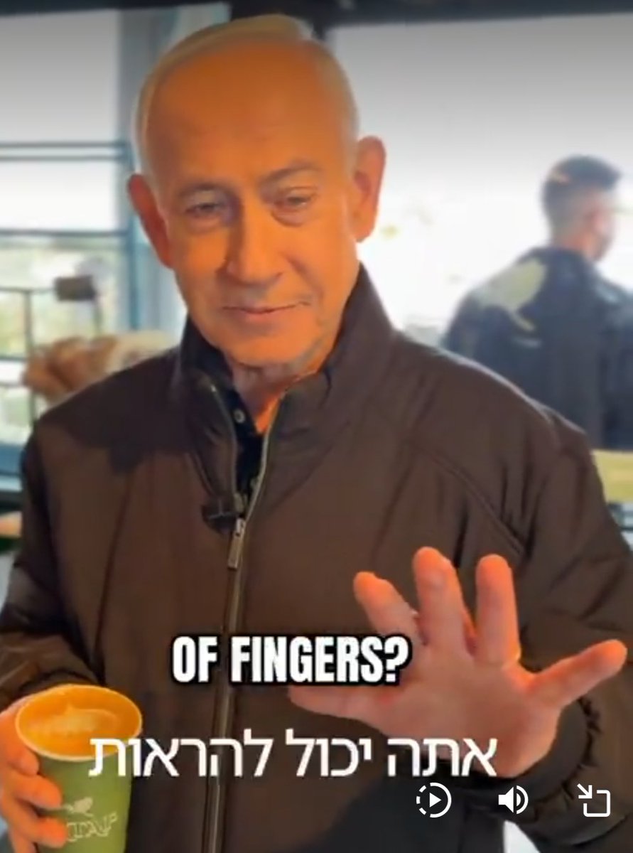dombodol's tweet photo. @justDoNdamian @ME_Observer_ Look at that hand fingers https://t.co/WnarseC2mP