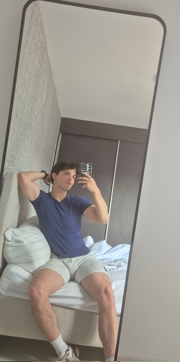 JustJonax's tweet photo. Donde juegan futbol pa que me inviten ? https://t.co/MtQwI8alVn