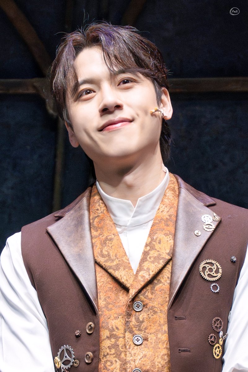 𝐅𝐚𝐥𝐥 tweet media