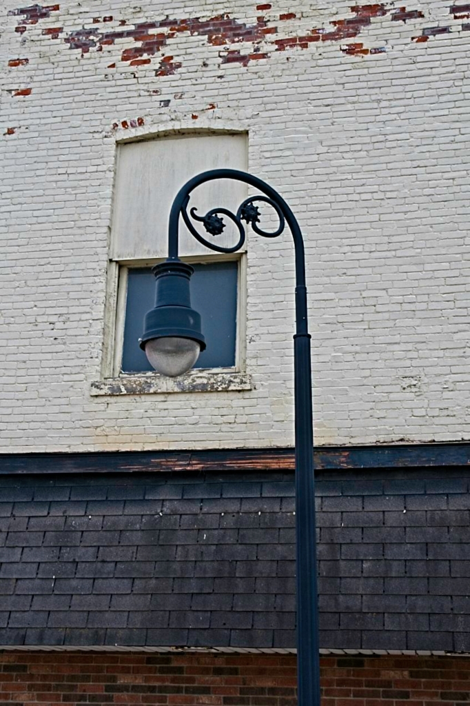 MKoole's tweet photo. Street Light in the Window. See it Bigger and Better on #flickr https://t.co/y2Lb3wS6VB https://t.co/WXv6dQhIEs