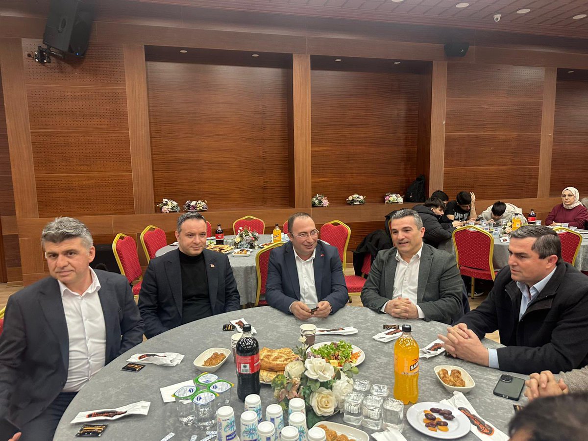 Tokat Niksar Günebakan Köyü Sosyal Yardımlaşma Derneği’nin düzenlemiş olduğu iftar programına katıldık.

Başta Dernek Başkanı Cezair Cebecioğulları olmak üzere dernek yönetimine ve emeği geçen herkese teşekkür ediyoruz.

#Avcılar
#BirOlmakRuhumuzdaVar