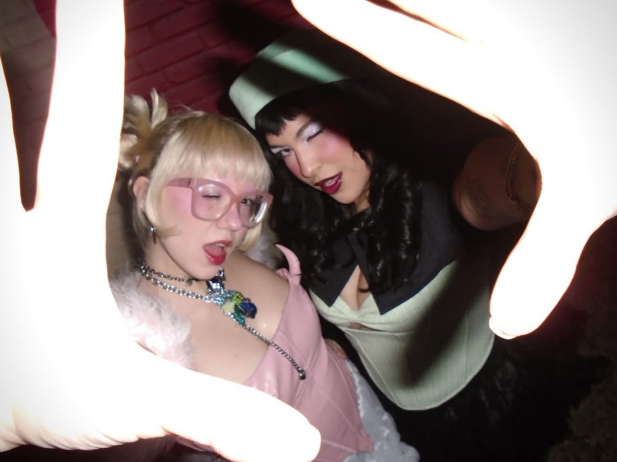 the two lips thinker 𓆩♡𓆪 tweet media