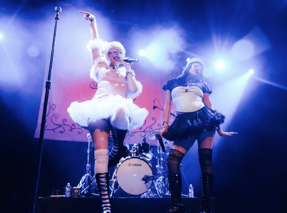 the two lips thinker 𓆩♡𓆪 tweet media