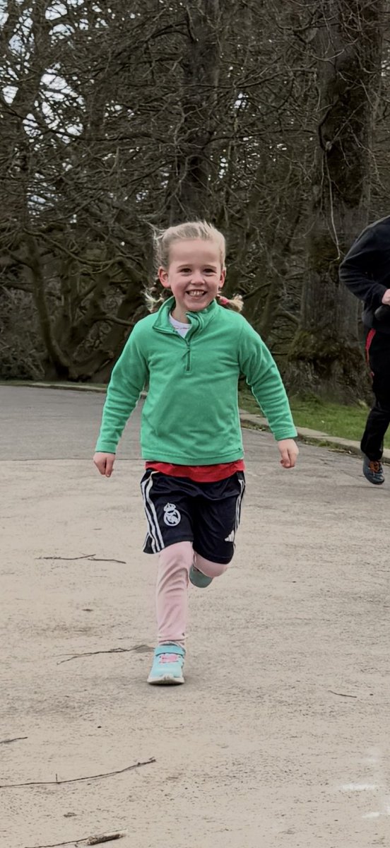 mrwebleyteach's tweet image. We have a new @juniorparkrunUK member in the house! Her 1st one completed at @Harrogatejnrpr this morning!! #loveparkrun #parkrun #harrogate