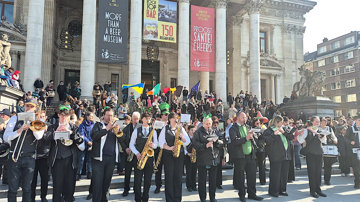 DonnachaDCU's tweet photo. Saint Patrick's Day celebrations in Brussels were all the more enjoyable in the sunshine. 

It was also striking to see, once again, the strong emphasis placed on Ireland’s relationship with Ukraine, highlighting continued solidarity during these difficult times. https://t.co/IW8Ht4rxre