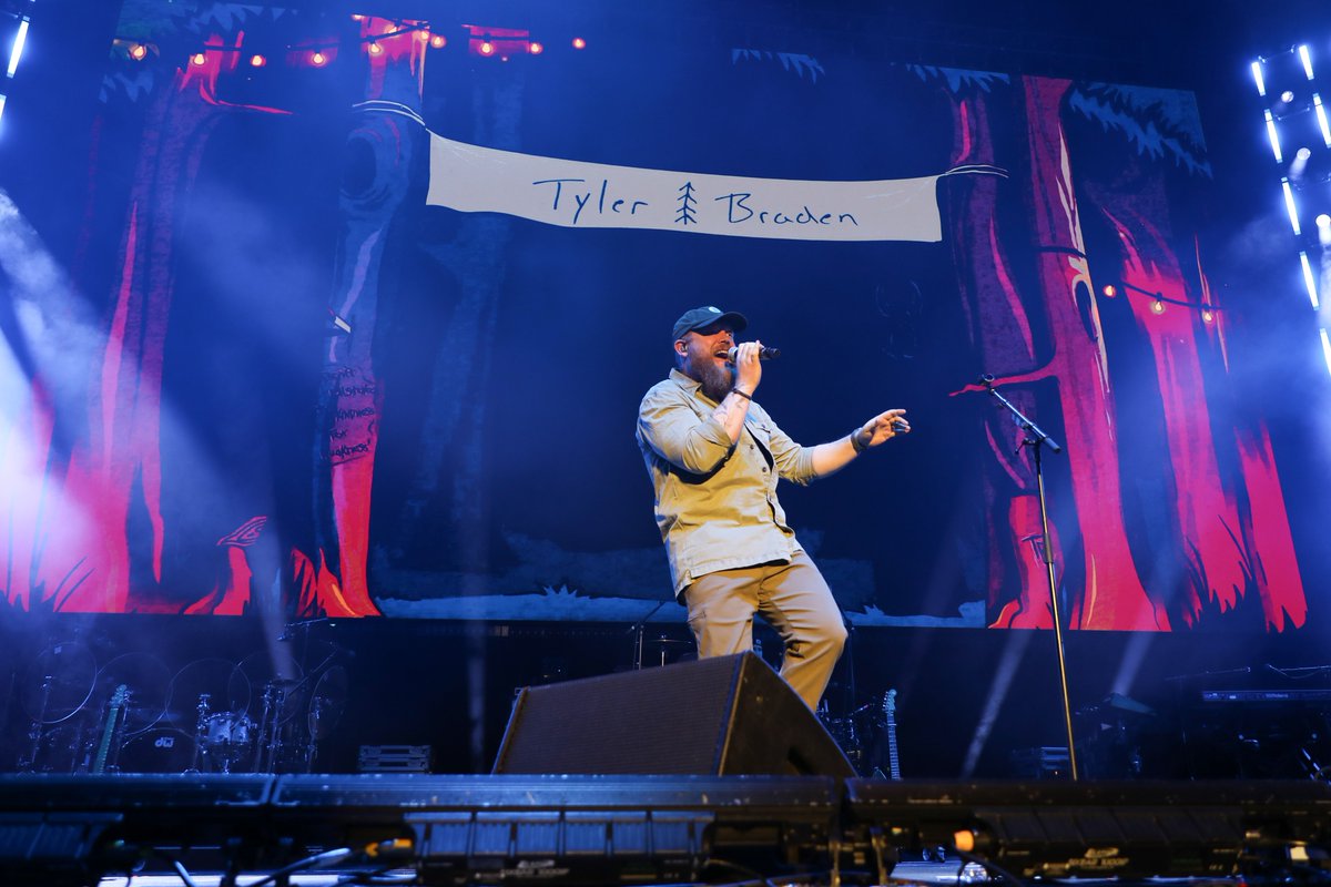 Country To Country Belfast tweet media