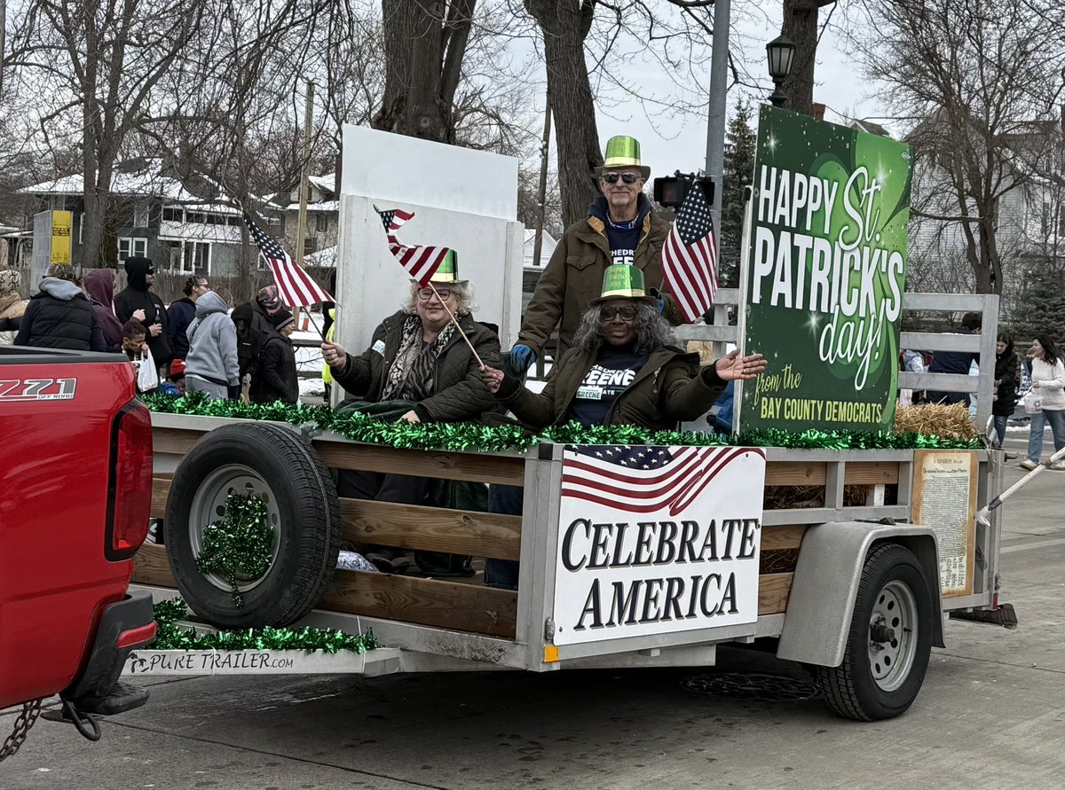 ☘️ Happy early St. Patrick’s Day, #SD35!  Team Greene had fun representing in Bay City while the boss works a 24 hour fire department shift.  *Almost as much fun as Mayor Chris Girard did in his holiday suit.