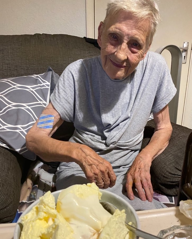 Sir Johnny OBE tweet media