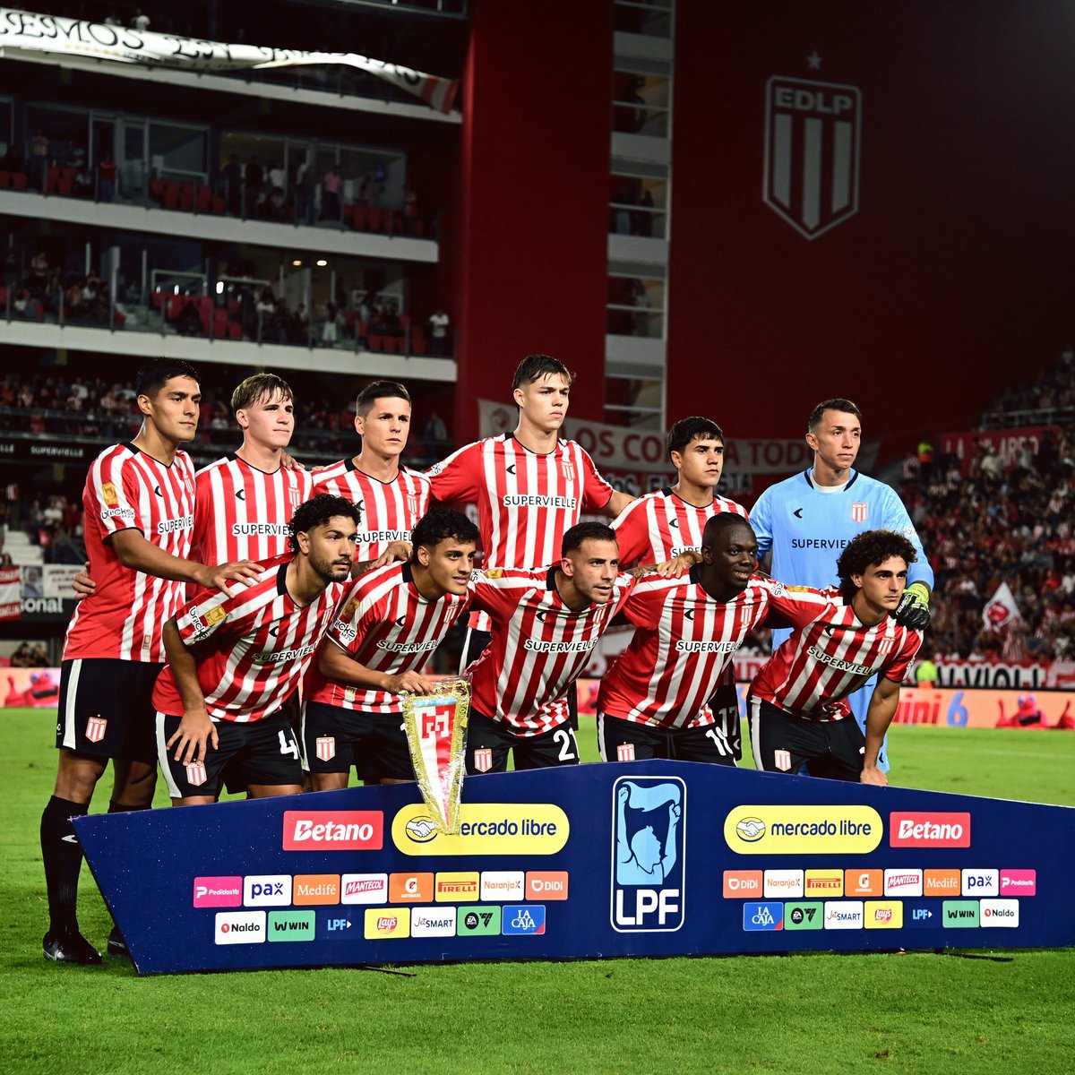 HistorialUno's tweet photo. #EDLP 🆚 #Lanus
📅 Vie, 14 de Marzo 2026.
⚽️ 0-1
🏆#TorneoApertura2026

⬆️ Victorias: 68 (50,37 %)
↔️ Empates: 36 (26,67 %)
⬇️ Derrotas: 31 (22,96 %) https://t.co/P2684igAsy