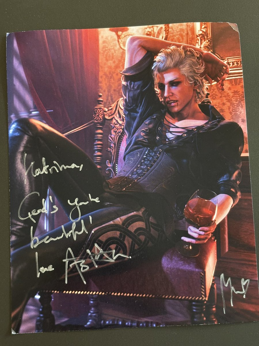 linktrinavo's tweet photo. Attended my first ever convention yesterday at @AwesomeCon, and I had a blast! As an avid player of BG3, I had the pleasure of taking my photo with @NeilNewbon and @Devora_Wilde as well as an autograph from Neil himself. Was I nervous? At first yes. Was it worth it? Absolutely! https://t.co/OZn4Bw5GzP