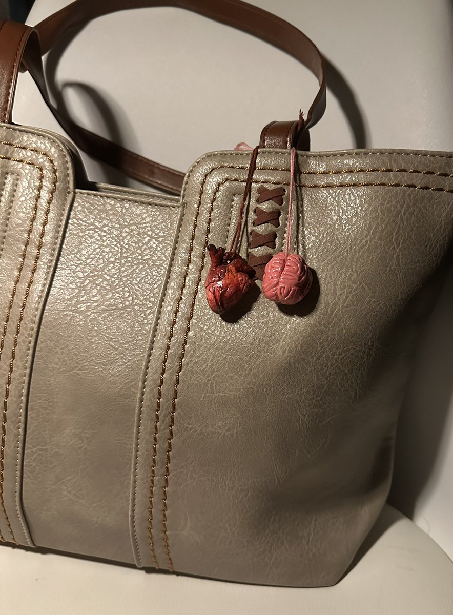 العـنود tweet media