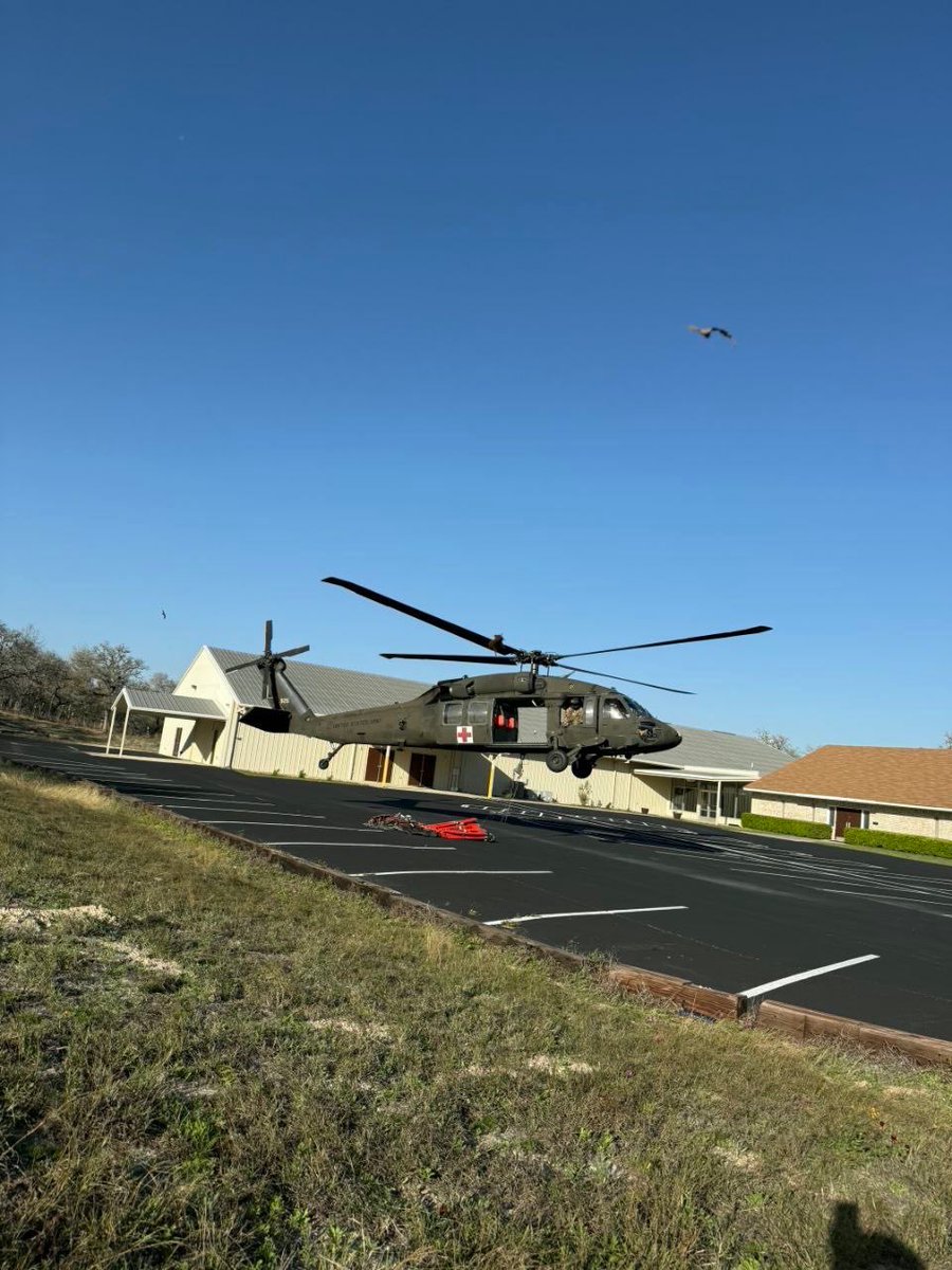 TXMilitary's tweet image. This weekend the Texas National Guard provided air support for wildfires near Seguin and Junction, Texas. Significant portions of Texas have elevated potential for wildfires over the next 12-72 hrs. Are you prepared?

texasready.gov/make-a-plan/

#AlwaysReadyAlwaysThere #TexasStrong