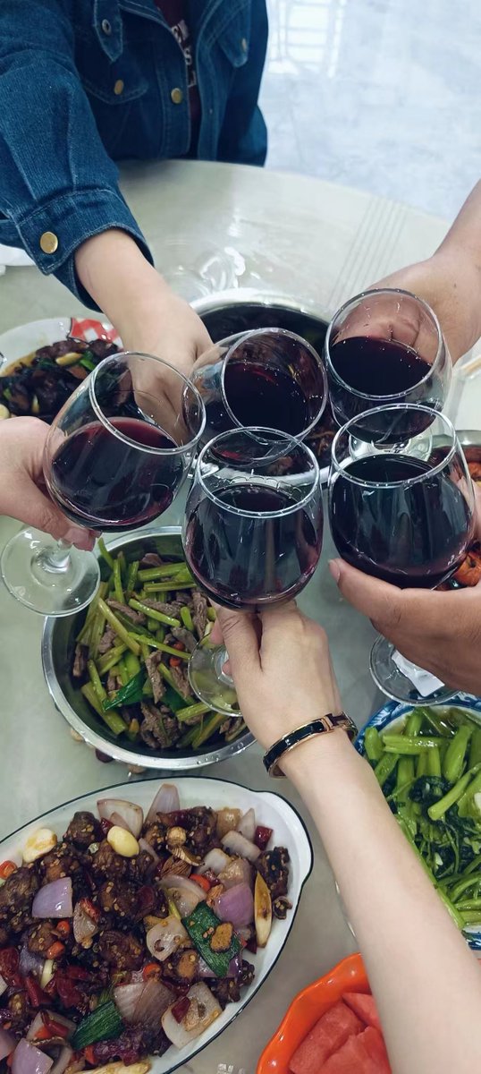 Natalie Hennes tweet media