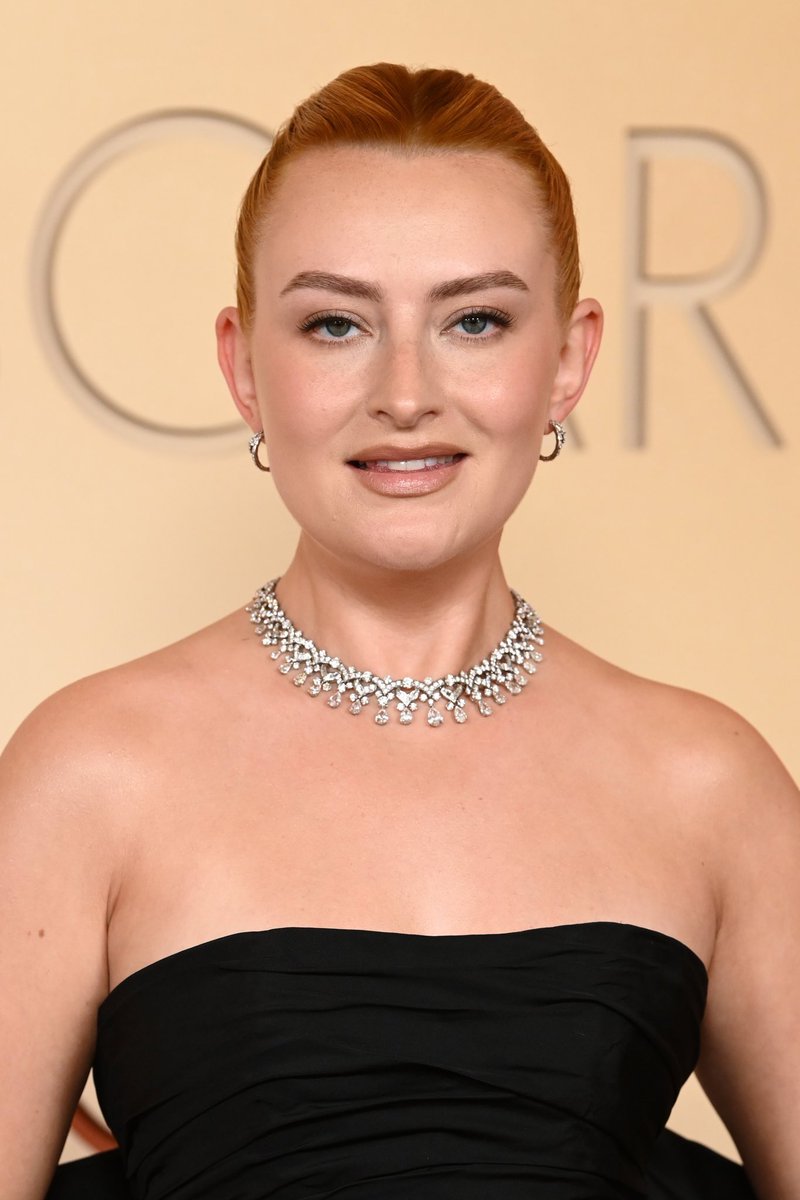 Red carpet space tweet media