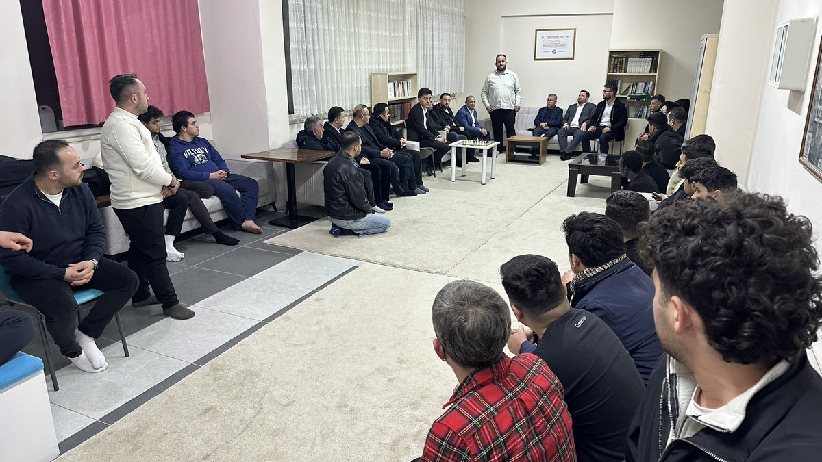 📍 Gençlik Sofrası

Sayın Vekilimiz <a href="/NazimMavis/">Dr. Nazım Maviş</a> , MKYK Üyemiz <a href="/InceSezer/">Sezer İNCE🇹🇷</a> , Merkez İlçe Başkanımız Ali Gündoğdu Siyasi Ve Hukuk Birim Başkanımız <a href="/seyitalicetin57/">Seyit Ali cetin</a> Ayancık İlçe Başkanımız Doğuş Yıldırım ve Yeni Seçmen birim başkanımız Sefa Tokmak ‘ın katılımlarıyla yeni seçmen