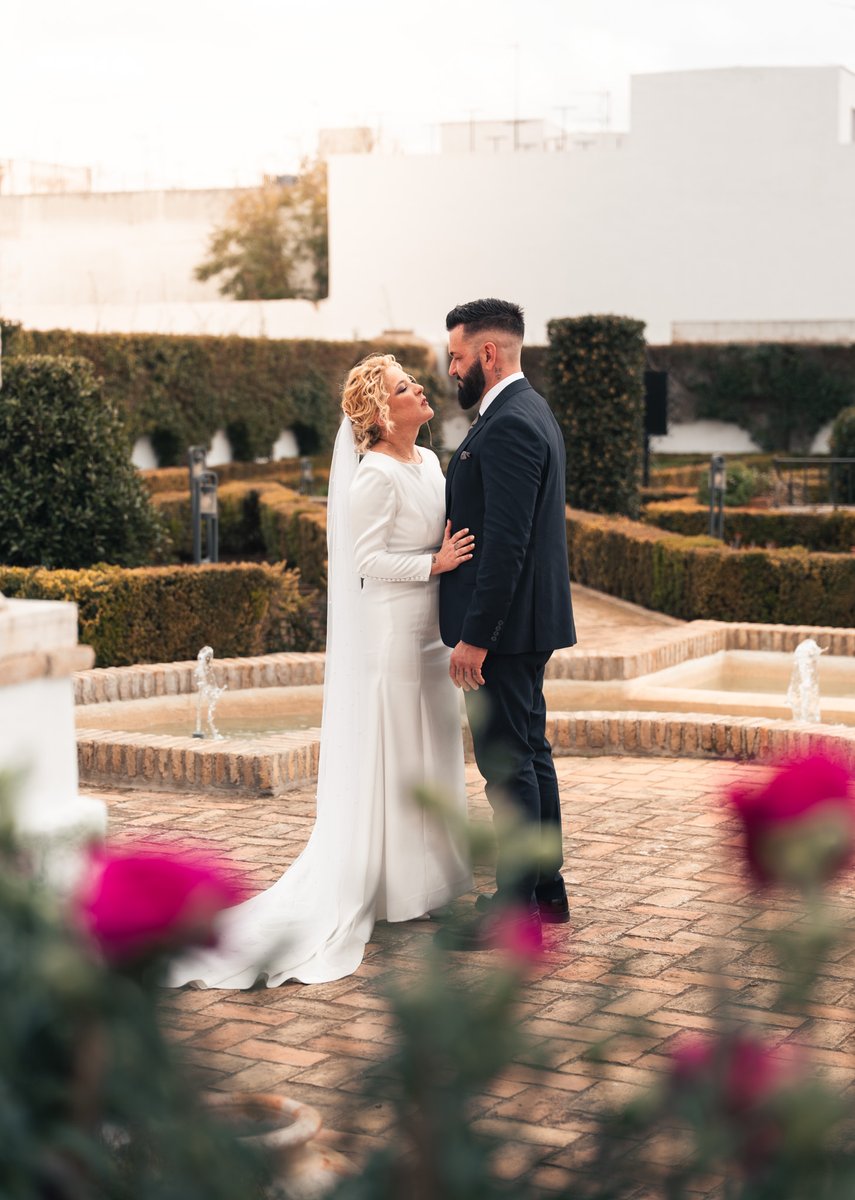 Solroga15's tweet photo. Fotos de la boda que cubrí la semana pasada 📷

Si buscas fotógrafo en Sevilla para tu boda escríbeme y te llevarás un regalito gratis 📩 https://t.co/zeeq5B20fj