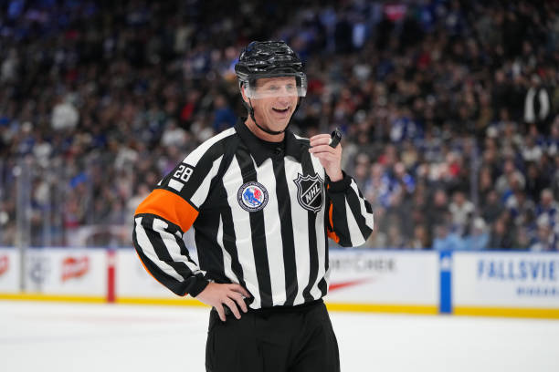 ScoutingTheRefs's tweet photo. Refs Tom Chmielewski #18 and Chris Lee #28 work Maple Leafs vs. Wild with Joe Mahon #89 -- no word on the fourth liney yet.
https://t.co/GV5QlzLkbT
#LeafsForever #MNWild #TORvsMIN #NHL #Leafs #Wild https://t.co/oTmxTFyonu