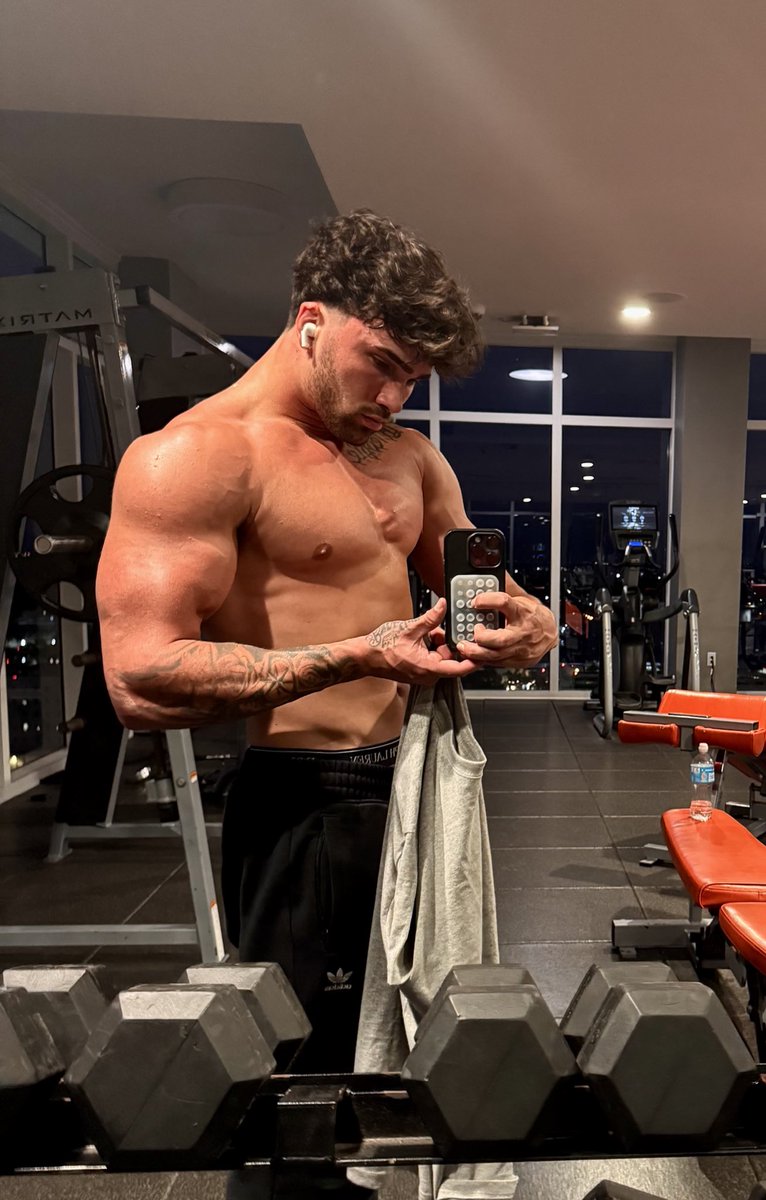 Master.jay03 tweet media