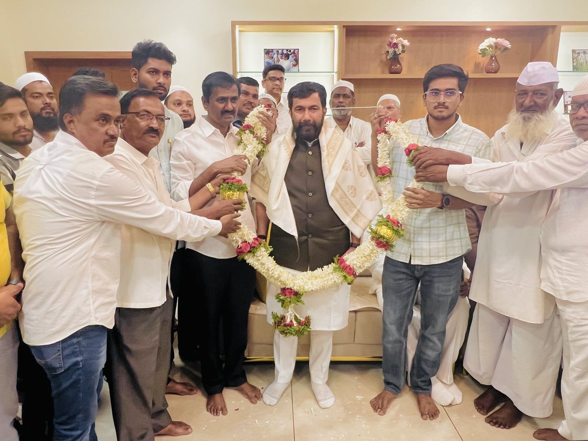 SaleemAhmadINC's tweet photo. ಇಂದು ಜಮಖಂಡಿಯಲ್ಲಿ ನಿಗಮ ಮಂಡಳಿ ಮಾಜಿ ಉಪಾಧ್ಯಕ್ಷರು ಹಾಗೂ ಕೆಪಿಸಿಸಿ ಸದಸ್ಯರಾದ ಶ್ರೀ ನಝೀರ್ ಕಂಗನೊಳ್ಳಿ ಅವರ ನಿವಾಸಕ್ಕೆ ಭೇಟಿ ನೀಡಲಾಯಿತು.
#jamkhandi https://t.co/Q4dWnqUAAs