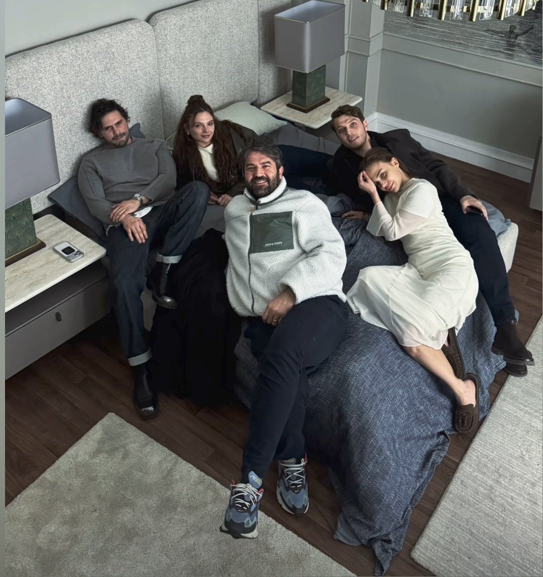 Yönetmen Ali hoca paylaşmiş bence çiftler belli olmuş artik yorumladim😊 #AlBel #RosKor #baharşahin #BurakTozkoparan