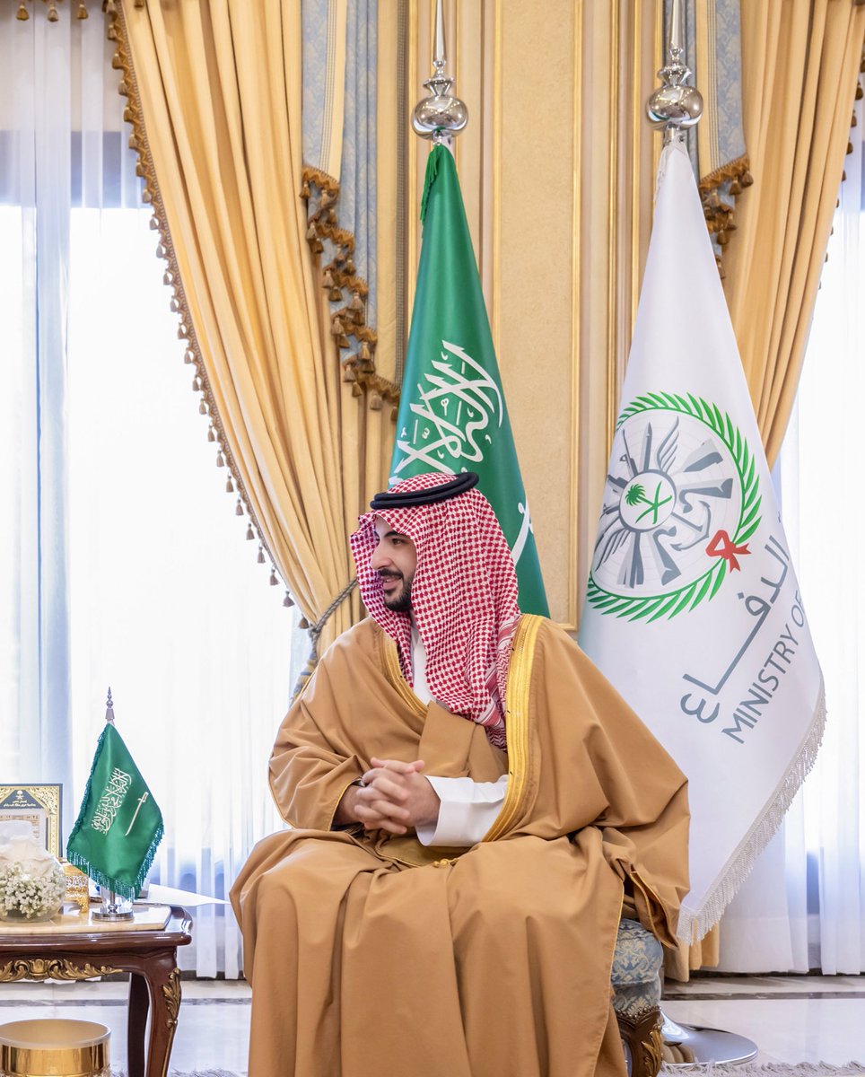 نَوْط tweet media