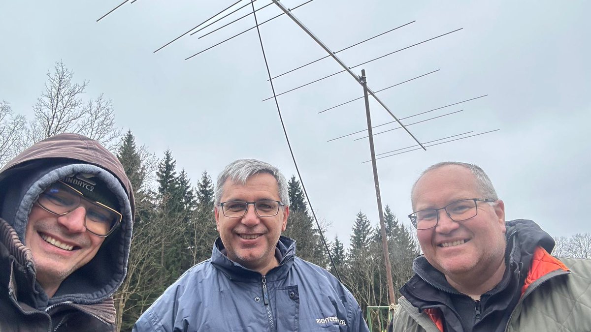 Radovan Vlacilik om2zz tweet media