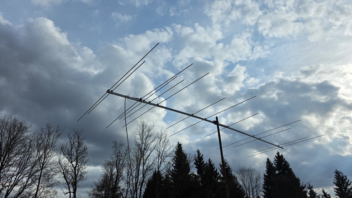 Radovan Vlacilik om2zz tweet media