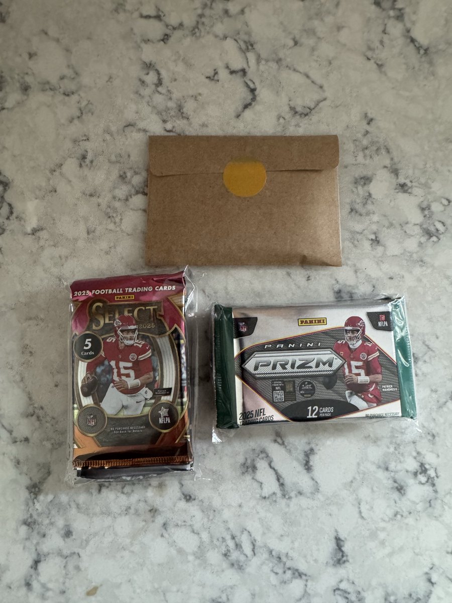 juice8ox's tweet photo. @cardrestocks @TomZeffiro @IJustNeedThisA6 @kevinhilden @magikarp0269 @PBNTallday @LunchBox_Cards @scadams80 @Big5Army @JungleCollector February RAK courtesy of CardRestocks 

CR has truly changed the game when it comes to X. Community oriented and driven, every single person is here to help ya. 

Thank you flip and CR operations for the RAK. https://t.co/5RkMehZ20Z