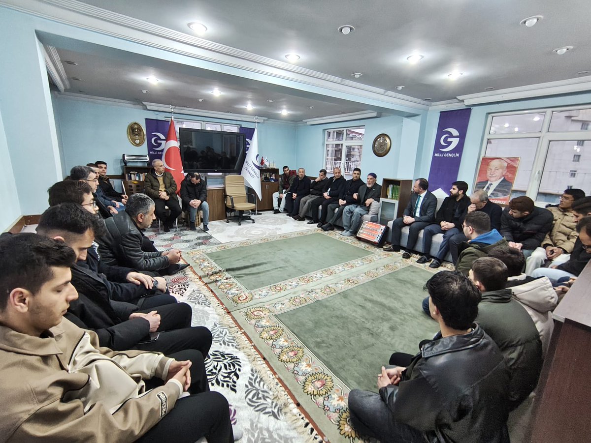 Elazığ il teşkilatımızla bir araya gelerek hasbihal ettik ve ardından genç kardeşlerimizin yoğun katılımıyla iftar programımızı gerçekleştirdik. Bu güzel buluşmayı tertip eden başta İl Başkanımız Mahmut Özeren'e ve kıymetli il teşkilatımıza teşekkürlerimizi sunuyoruz