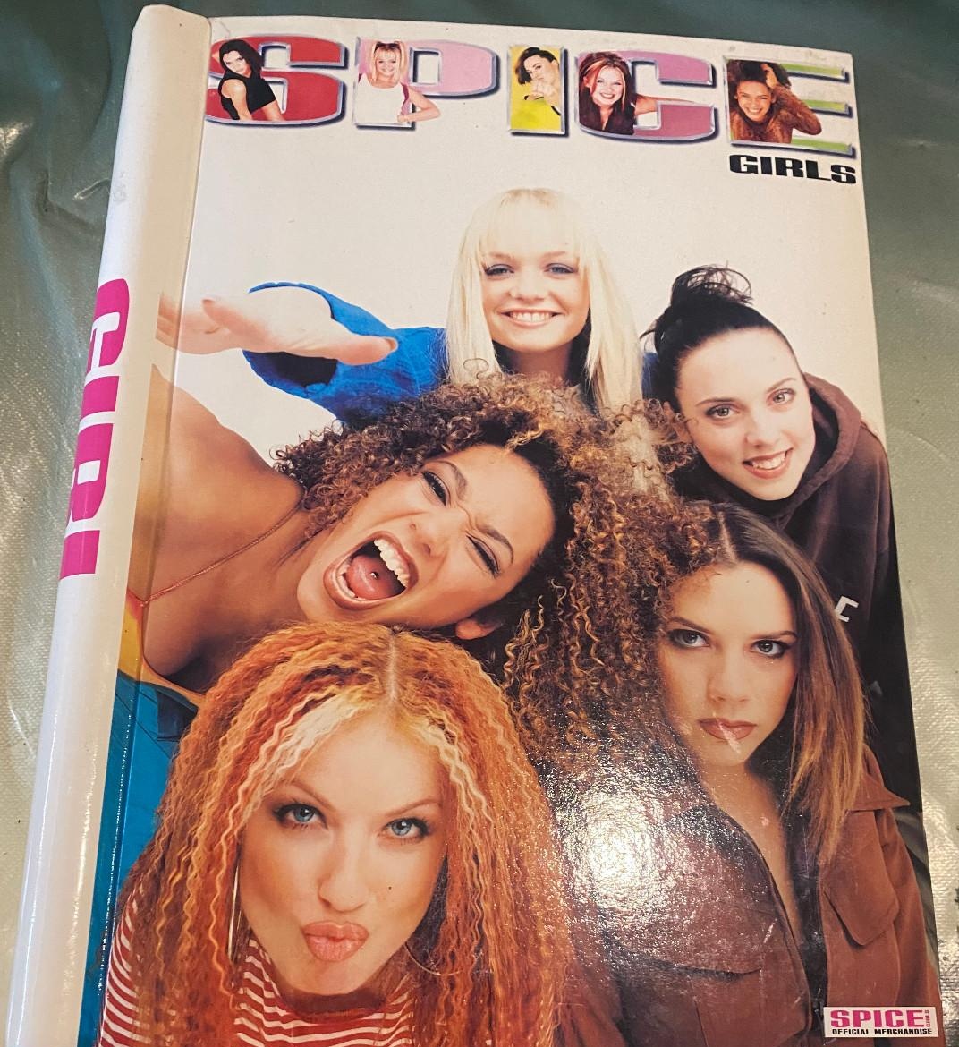 Retro 80's 90's 2000's tweet media