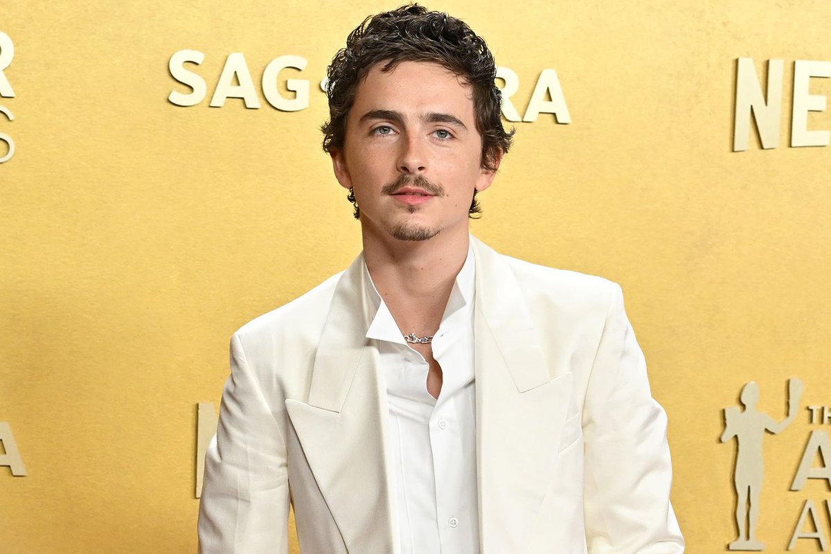 LeCinephiles's tweet photo. Somehow, Diego Calva is expected 
 to win Best Actor for his performance in ‘BABYLON’ at the Academy Awards today.

The decision has been made as a “personal fuck you” to Timothee Chalamet by the Academy. https://t.co/3uMdf5KZup