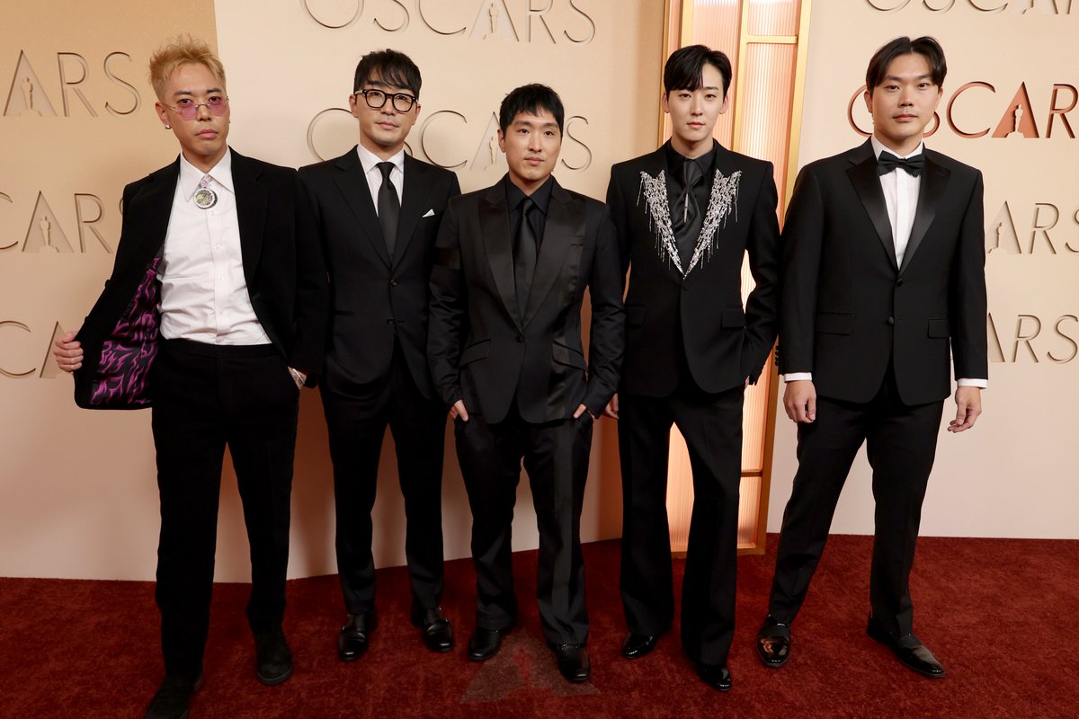 netflix⁷ tweet media