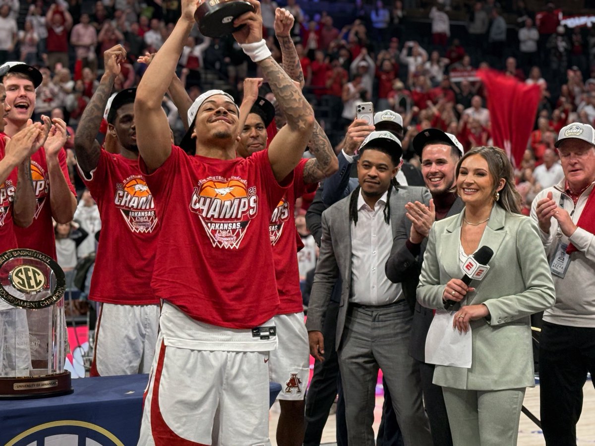 Alyssa Lang tweet media