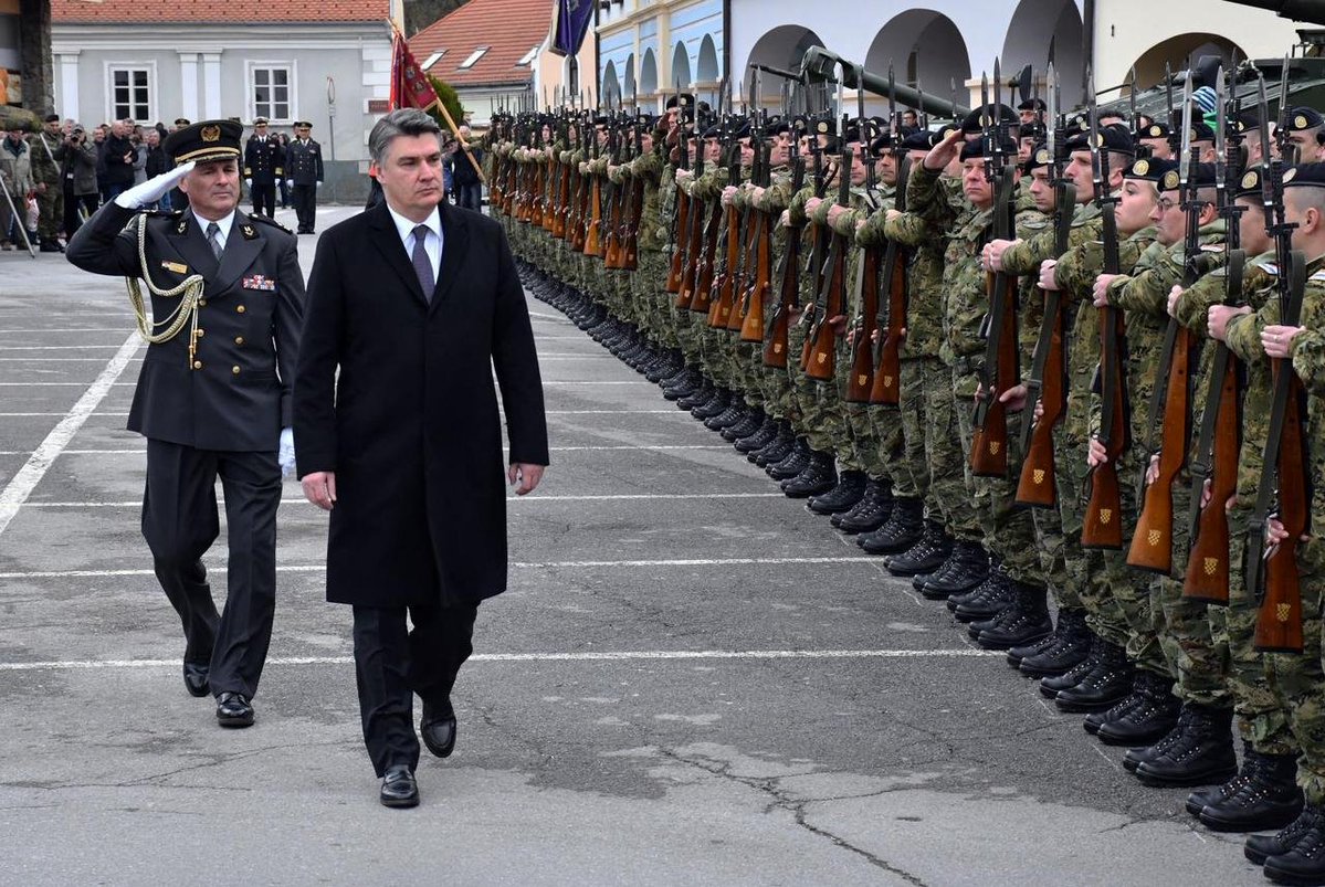 Evo ga. Stigla je optužnica. Izraelski ministar vanjskih poslova Gideon Sarr prozvao je predsjednika Zorana Milanovića antisemitom.

I sad bi trebali svi skočiti. Trebali bi se sablazniti. Trebali bi tražiti ostavku. Trebali bi pljuvati po predsjedniku...

Ali stanimo na