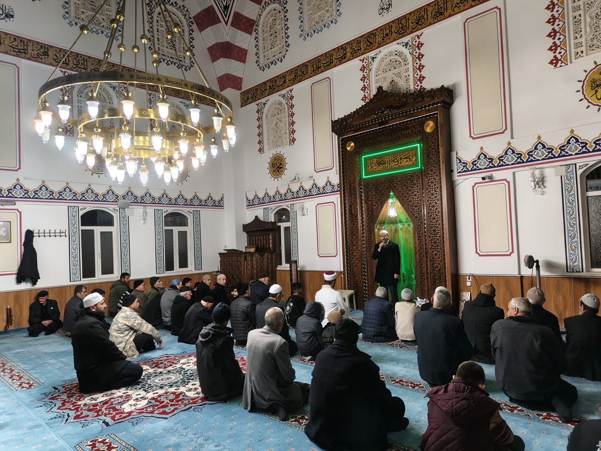 Çamlı Mahallesi Camiinde çocuklarımız için iftar programı düzenlendi. Emeği geçen gençlik ekibimize ve görevlilerimize teşekkür ediyorum. #ramazan #tdv #akşehir #akşehirmüftülüğü