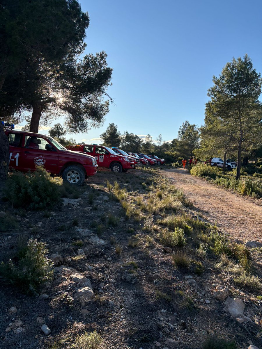 AdeneGeifa's tweet photo. Hoy  ha finalizado la formación del curso que organiza lVASPE en materia de Extinción en incendios forestales en Ayora ..
Para voluntarios de diferentes agrupaciones . Gracias a GPA Ayora por la organización. https://t.co/ljqK2xuZyt