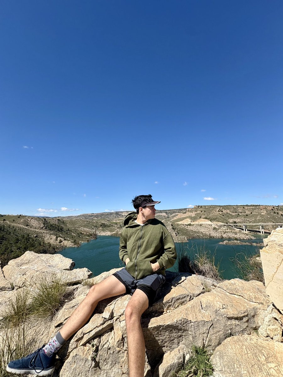 Alejo 🌙 tweet media