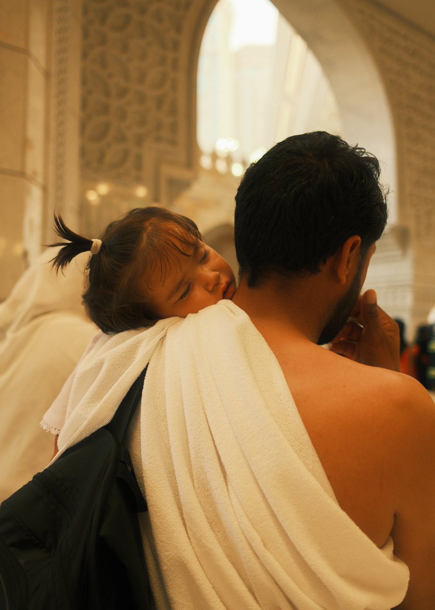 DHMM1Fo's tweet photo. ليلة ٢٧ من المسجد الحرام…
دعواتٌ تعلو، وقلوبٌ ترجُو رحمة الله
ولحظاتٌ يملؤها الخشوع والسكينة https://t.co/DQ4Nk3UT1n