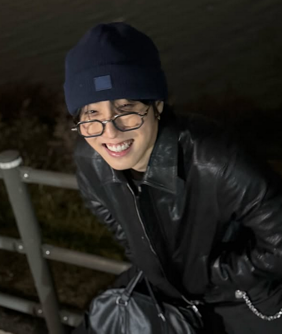 The Things He Missed - A Drabble 

1. Lee Mnho has built an empire from blood, sweat and sleepless nights.

At 35, he’s the CEO of one of the biggest tech companies in the city. The kind of man who signs contracts before most have even opened their eyes in the morning.