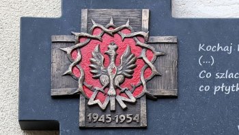 Arkadiu62892963's tweet image. 80 lat temu powstał konspiracyjny Komitet Porozumiewawczy Organizacji Polski Podziemnej, który zrzeszał antykomunistyczne stronnictwa, m.in. Stronnictwo Niezawisłości Narodowej i Zrzeszenie „Wolność i Niezawisłość”#poci