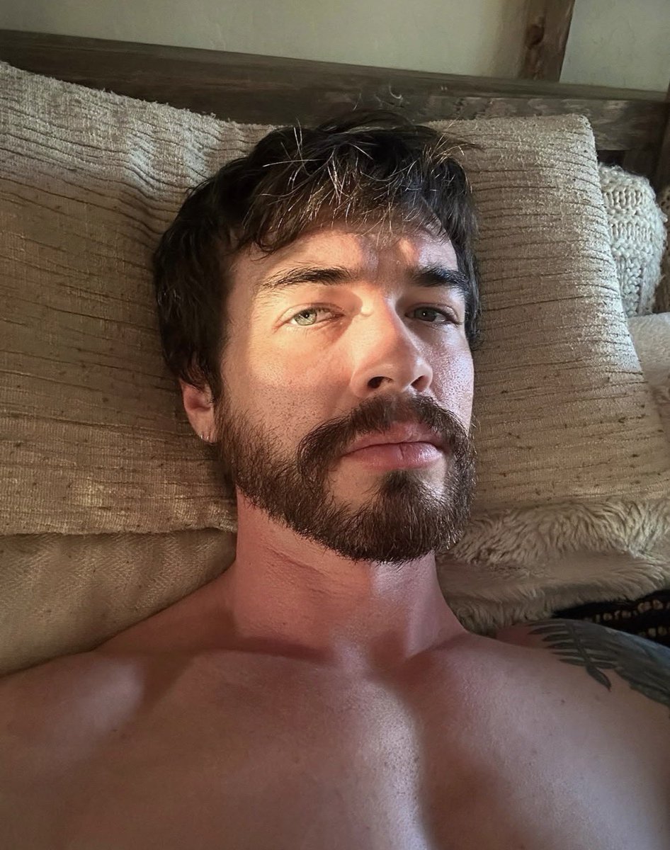 Drag Crave tweet media