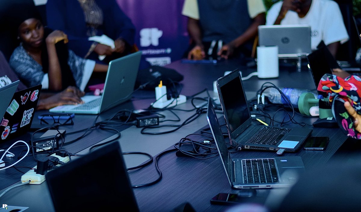 Amazing_mercy's tweet photo. The best way to spend a Saturday evening, amongst like-minds

@SuperteamNG Nasarawa had a co-working event, it was filled with Alphas, opportunities, Network and lots more..

Great environment, great talk 
#developers #builders #fun https://t.co/yNb84u0Ohm