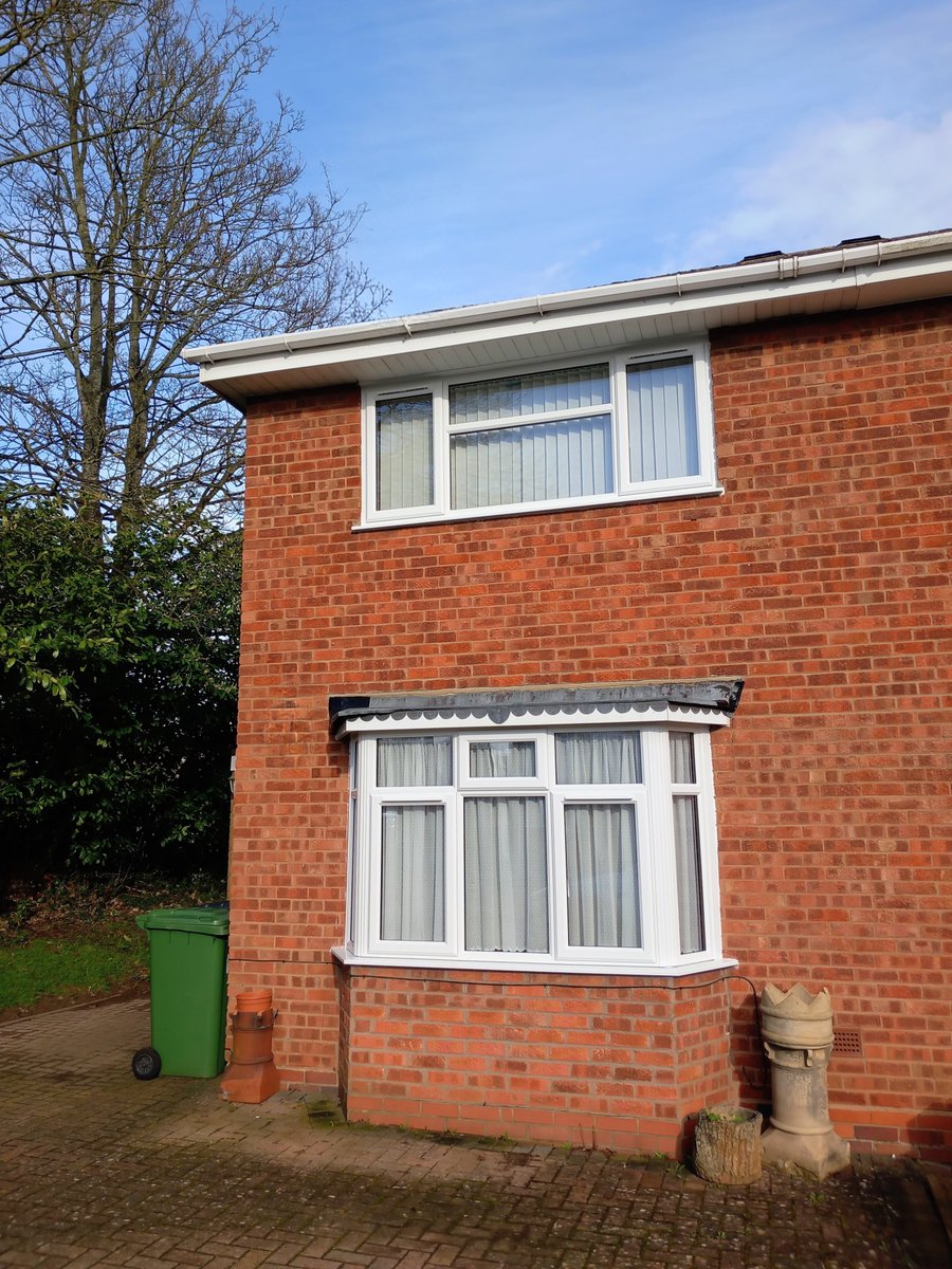 Warwick Glass tweet media